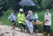 நிலச்சரிவில் இருந்து தப்பித்த பெண் குழந்தையைப் பெற்றெடுத்தார்