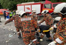 5 வாகனங்கள் மோதல்; 3 பேர் பலி – 4 பேர் காயம்