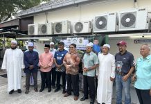 இனவெறி கருத்துக்களை வெளியிடுவதைத் தவிர்க்குமாறு மக்களவை சபாநாயகர் வலியுறுத்தல்