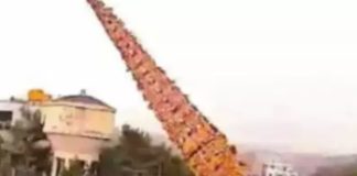 பெங்களூரில் 150 அடி உயரமுள்ள கோவில் தேர் சரிந்து விழுந்தது