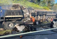 Nahas 2 lori, 2 beranak rentung