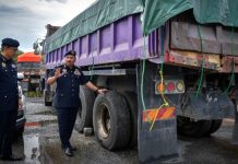 ஜேபிஜே அதிகாரிகள் தங்கள் கடமையை செய்ய விடாமல் தடுத்த மூவர் கைது