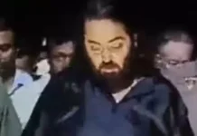 முகேஷ் அம்பானியின் மகன் ஆனந்த் அம்பானி துவாரகா கோவிலுக்கு பாதயாத்திரை