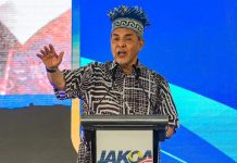 அம்னோ சொத்து விவகாரம்; துன் மகாதீரின் பெயரை நான் குறிப்பிடவே இல்லை என்கிறார் ஜாஹிட்