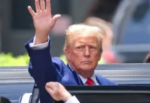 லோரி ஓட்டுநர்களுக்கு ஆங்கிலப் பேச்சுத் திறமை வேண்டும்: அதிபர் டிரம்ப் புதிய உத்தரவு