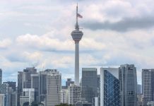 கே.எல். டவர் தகராறில் ஒரு சாராருக்கு ஆதரவு வழங்கக்கூடாது: அரசாங்கத்தை வலியுறுத்தும் முஹிடின்