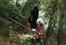 Mayat lelaki tergantung dipokok