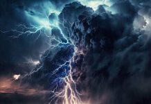 அங்கோர் வாட்டில் மின்னல் தாக்கி மூவர் உயிரிழப்பு, பலர் காயம்