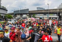 1,500க்கும் மேற்பட்டோர் கலந்து கொண்ட தொழிலாளர் தின பேரணி