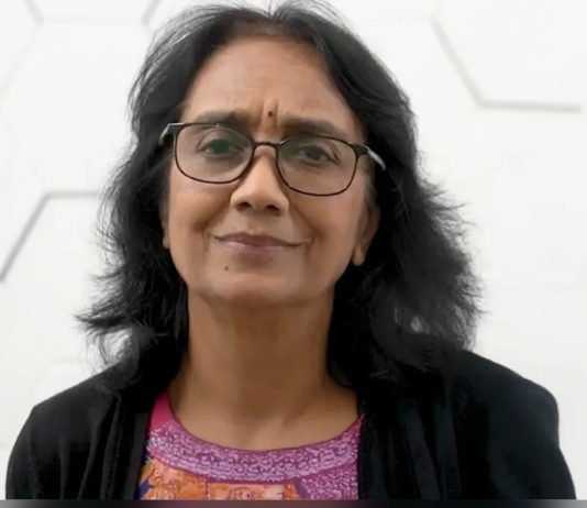 மலேசியாவைச் சேர்ந்த முதல் விஞ்ஞானியான ரவிகாதேவியை தனது தரவரிசையில் இணைத்துக் கொண்ட இங்கிலாந்து ராயல் சொசைட்டி