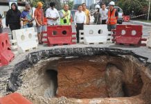 செராஸ், தாமான் பெர்த்தாமா பகுதியில் திடீரென 3 மீட்டர் ஆழமுள்ள பள்ளம்