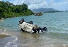 லங்காவியில் 10 மீட்டர் உயரமுள்ள கடற்கரைப் பகுதியின் பள்ளத்தாக்கில் காருடன் பெண் விழுந்ததில் காயம்