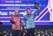 வீடமைப்பு ஊராட்சித்துறை அமைச்சின் பாராட்டு விழா 411 பேருக்கு நனிசிறந்த சேவை விருது .