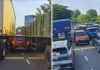 Axia terhimpit dua treler, salah masuk lorong