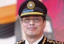 Lanjutan kontrak Azam Baki- Anwar pertahan