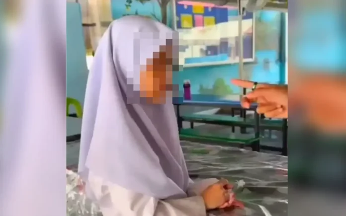 தொடக்கப் பள்ளி மாணவி