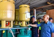 நீங்கள் அமைச்சராக இருந்தபோது எரிவாயு ஒதுக்கீடு: வீ கா சியோங்கை சாடிய அர்மீசான்