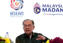 போக்குவரத்து நெரிசலைக் குறைக்க ரயில் நிலையங்களுக்கு மேலே வீடுகளை அமைப்பதை அரசு பரிசீலித்து வருகிறது: அன்வார்