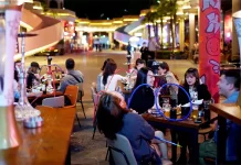 சீனாவில் அரசு அதிகாரிகள் விருந்து நிகழ்ச்சிகளில் பங்கேற்க தடை