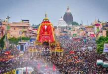பூரி ஜெகந்நாதர் கோவில் தேரோட்டம்: கூட்ட நெரிசலில் சிக்கி 3 பேர் உயிரிழப்பு