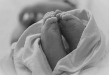 Lelaki meninggal kena serangan jantung, bayi lemas tertindih lengan bapa