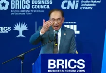 ஆசியான் வர்த்தகத்தில் அமெரிக்க டாலரைப் பயன்படுத்துவதைத் தவிர்க்க முயற்சிக்கிறது என்கிறார் அன்வார்