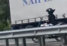 போக்குவரத்திற்கு எதிராக மோட்டார் சைக்கிளோட்டி சென்ற இளம்பெண் காவல் நிலையத்தில் சரண்