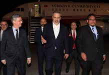 உயர்மட்ட ஆசியான் கூட்டங்களுக்காக ரஷ்ய வெளியுறவு அமைச்சர் லாவ்ரோவ் மலேசியாவுக்கு வருகை