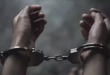 தன்னை ஏமாற்றிய நண்பனை விஷம் வைத்து கொன்ற இளைஞர் கைது