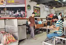 சாப்பிட்டால் அதிர்ஷ்டம்- 26 கல்லறைகளுக்கு நடுவில் லக்கி ஓட்டல்