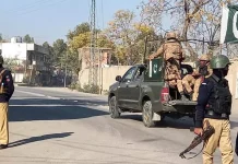 பலூசிஸ்தானில் கொரில்லா தாக்குதல்; அதிகாரி உள்பட 23 வீரர்கள் பலி