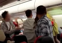 கோலாலம்பூரிலிருந்து சீனாவின் செங்டூ நோக்கி சென்ற AirAsia விமானத்தில் பயணிகளிடையே கைகலப்பு