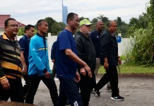 Agong berjalan 3.2km, tinjau kebersihan sekitar Jalan Gallagher