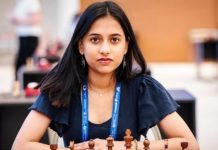 சாதனை படைத்த திவ்யா தேஷ்முக்; குவியும் வாழ்த்துகள்