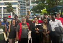 நாடாளுமன்றத்திற்கு வெளியே நடந்த கைகலப்பு தொடர்பில் PSM துணைத் தலைவர் அருட்செல்வன் கைது