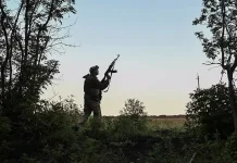 4 கி.மீ. தொலைவில் இருந்த 2 ரஷிய வீரர்களை துப்பாக்கியால் சுட்டுக்கொன்று உலக சாதனை படைத்த உக்ரைன் வீரர்!