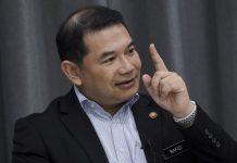 ரஃபிஸியின் மனைவிக்கு மிரட்டல் செய்தி ; தொலைபேசி எண் வெளிநாட்டவர் பெயரில் பதிவு