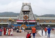 திருப்பதி கோவிலுக்கு 121 கிலோ தங்கம் அளித்த தொழிலதிபர்