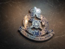 முன்னாள் மாணவியை பாலியல் ரீதியாகத் துன்புறுத்தியதாகக் கூறப்படும் குற்றச்சாட்டின் பேரில் ஆசிரியர் கைது