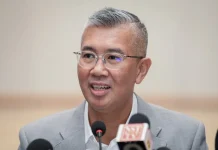 Tengku Zafrul sah sertai PKR, jadi ahli Cabang Ampang