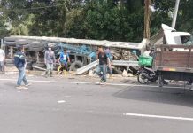 ஜோகூரில் 6 வாகனங்கள் டிரெய்லர் மீது மோதியதில் உயிரிழந்த ஒருவர்