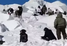 சியாச்ச்சினில் பனிச்சரிவு: 3 ராணுவ வீரர்கள் மரணம்