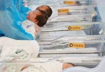 சீனாவிற்கு போட்டி: குழந்தை பெற்றுக் கொள்பவர்களுக்கு ரூ.3 லட்சம் பரிசுத்தொகை அறிவித்த தைவான்