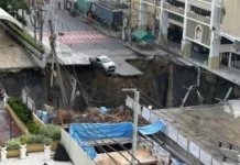 பாங்காக் சாலையில் திடீரென ஏற்பட்ட பெரும் பள்ளம் – வைரல் வீடியோ