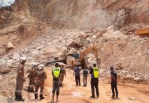 ரவுப் குவாரியில் பாறை சரிவில் தொழிலாளர் சிக்கினார் – மீட்பு நடவடிக்கைகள் தொடர்கின்றன