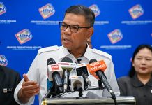 காவல்துறையினருக்கு எதிரான தாக்குதல்கள் குறித்து அமைதி காத்ததற்காக உரிமைக் குழுக்களை கடுமையாக சாடிய சைஃபுதீன்