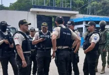 ஈகுவடாரில் சோகம்: நீச்சல் குளத்தில் நடந்த துப்பாக்கிச் சூட்டில் 5 பேர் பலி