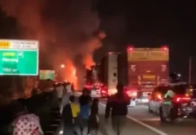 Bas ekspres terbakar di Lebuhraya PLUS
