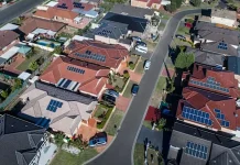 வீடுகளுக்கு தினமும் 3 மணி நேரம் இலவச மின்சாரம் – ஆஸ்திரேலியா திட்டம்