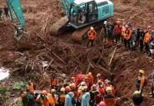 இந்தோனேசியாவில் நிலச்சரிவு: 18 பேர் பலி; 34 பேர் மாயம்